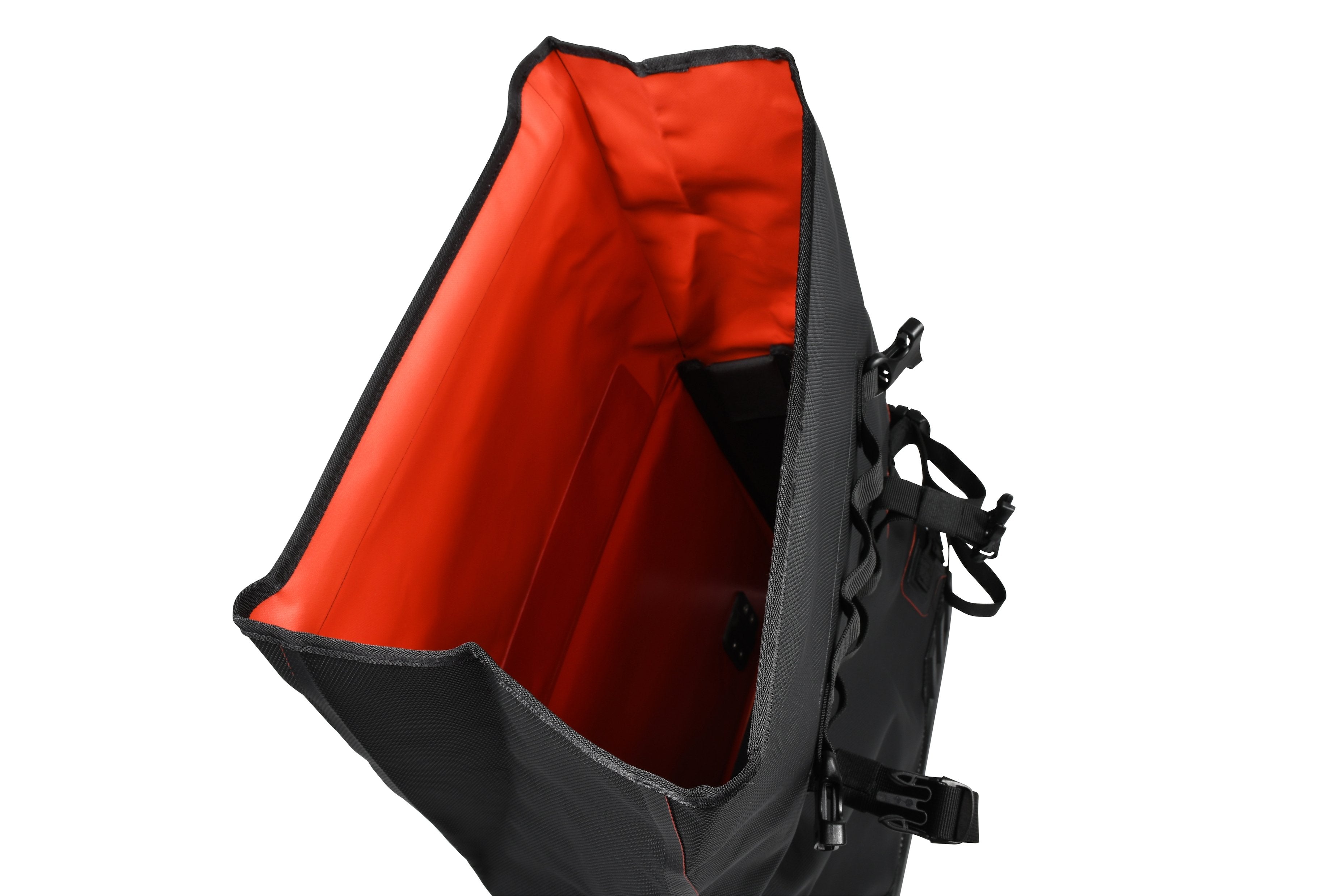 Enduristan Monsoon Evo, bisage za motore