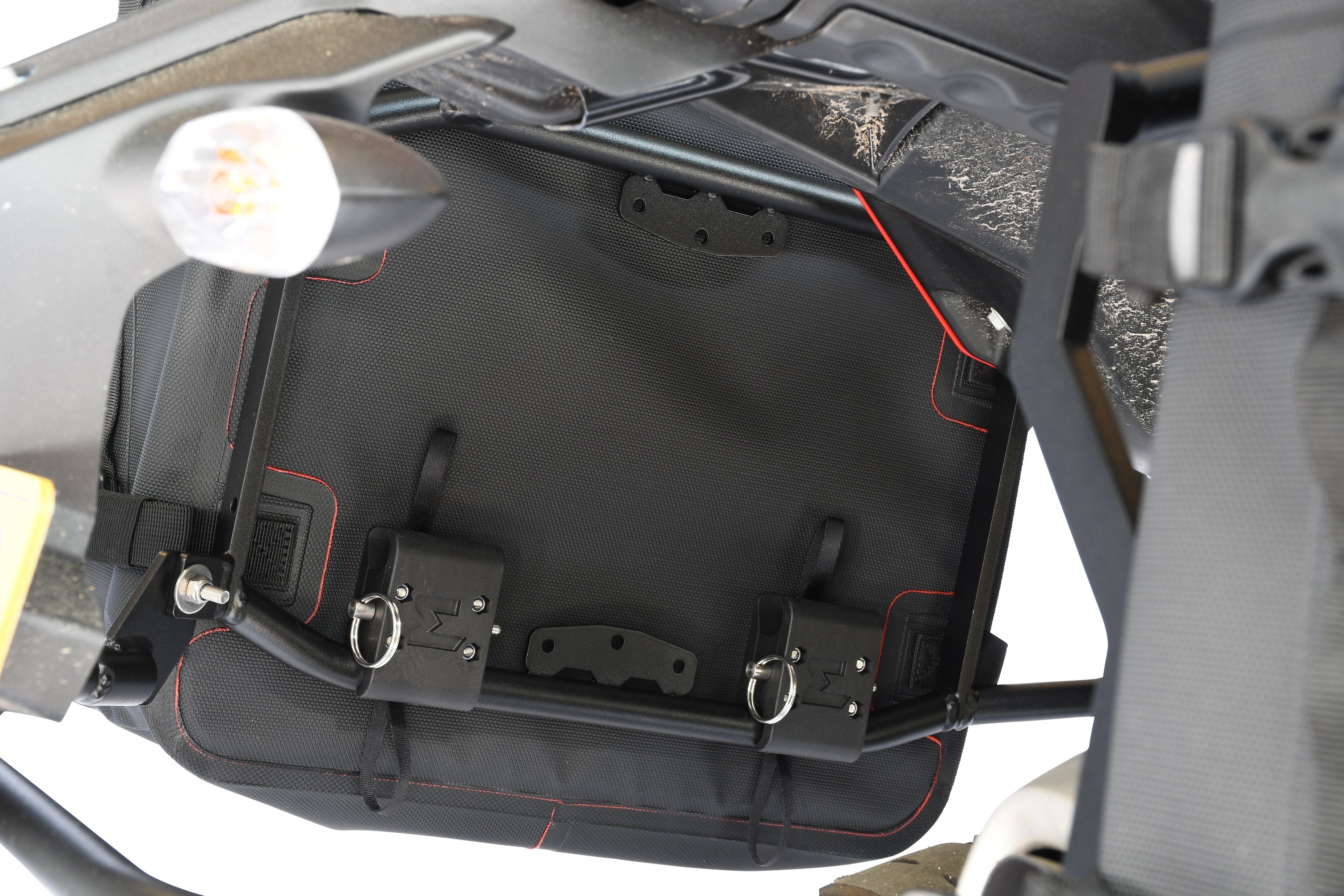 Enduristan Monsoon Evo, bisage za motore